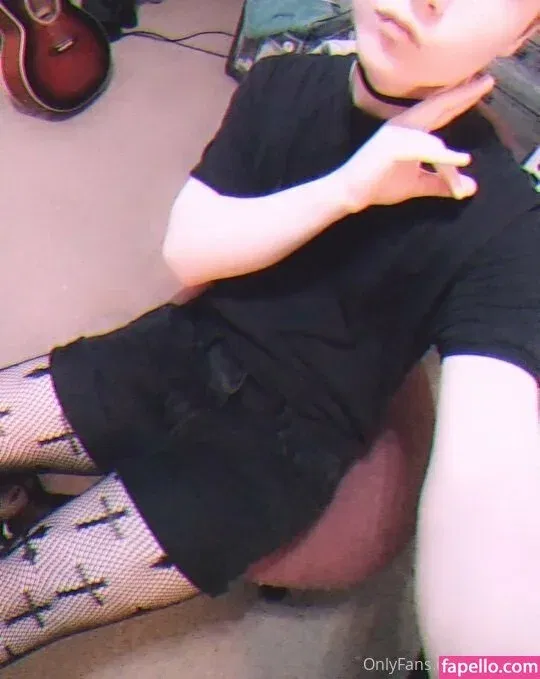 embitss Onlyfans Photo Gallery 