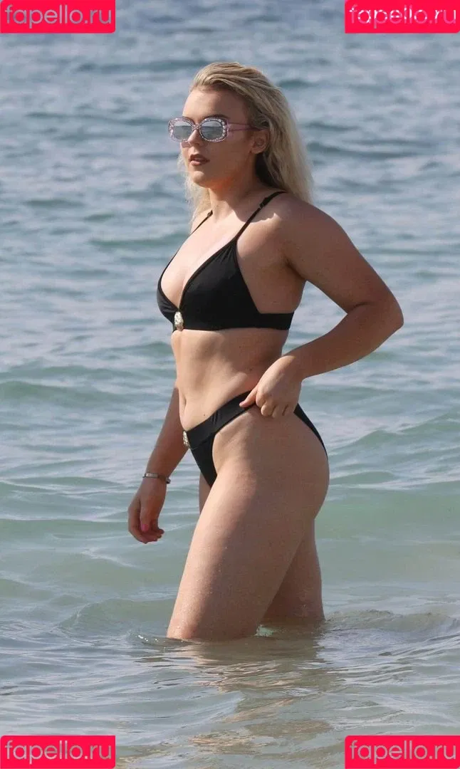 Tallia Storm Onlyfans Photo Gallery 