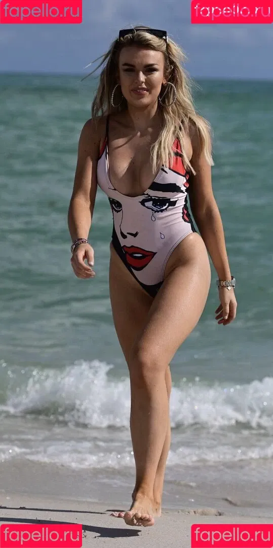 Tallia Storm Onlyfans Photo Gallery 