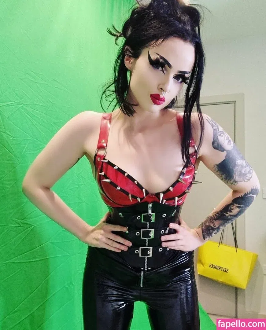 Empress Poison Onlyfans Photo Gallery 