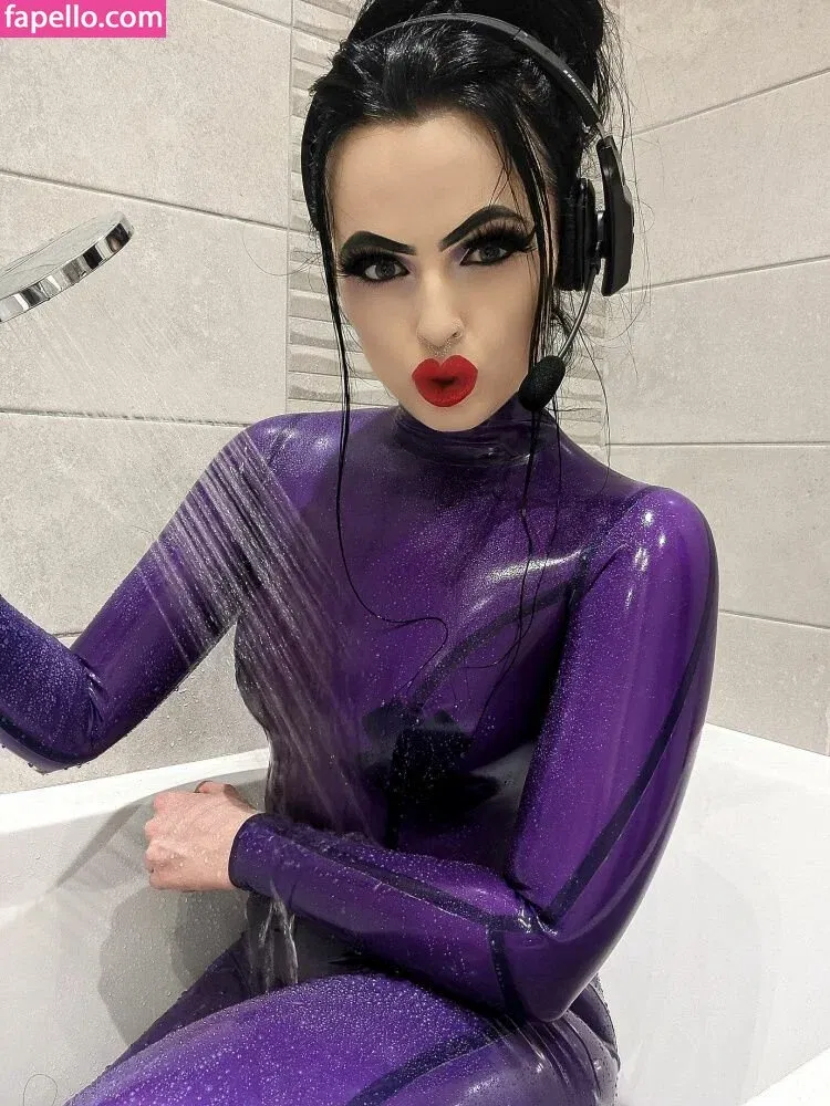 Empress Poison Onlyfans Photo Gallery 