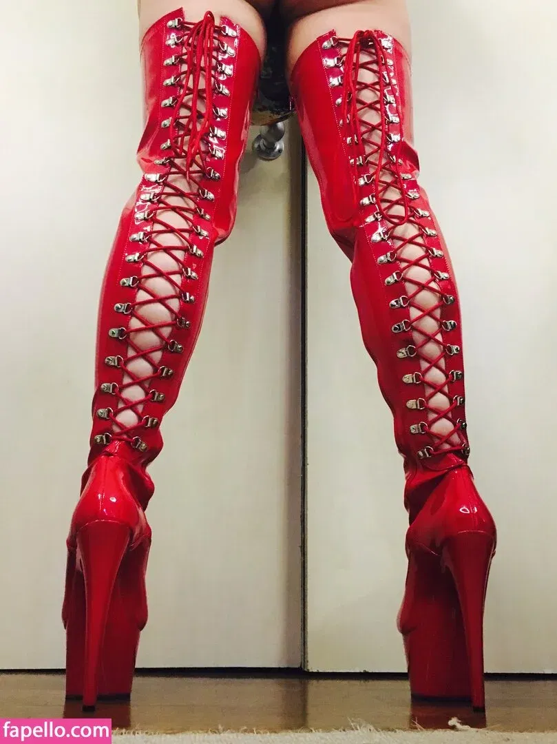 Empress Poison Onlyfans Photo Gallery 