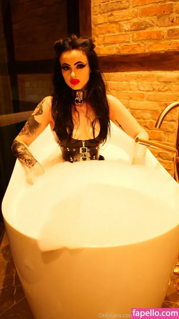 Empress Poison Onlyfans Photo Gallery 