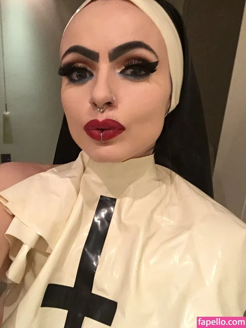 Empress Poison Onlyfans Photo Gallery 