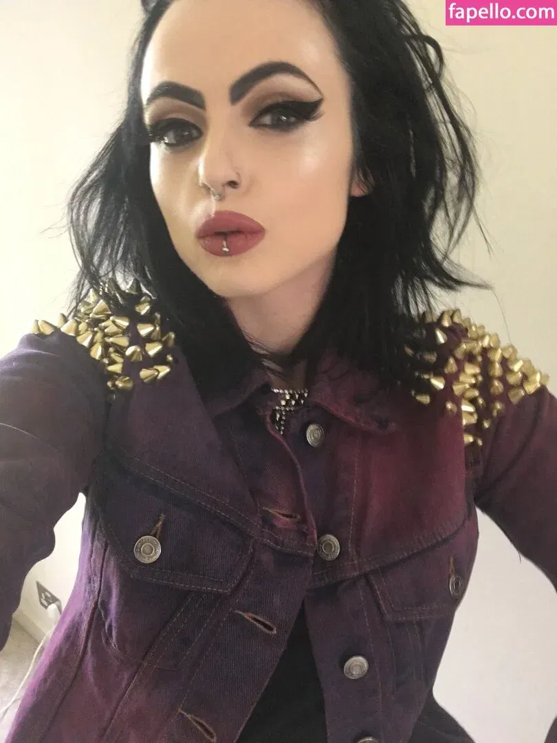 Empress Poison Onlyfans Photo Gallery 