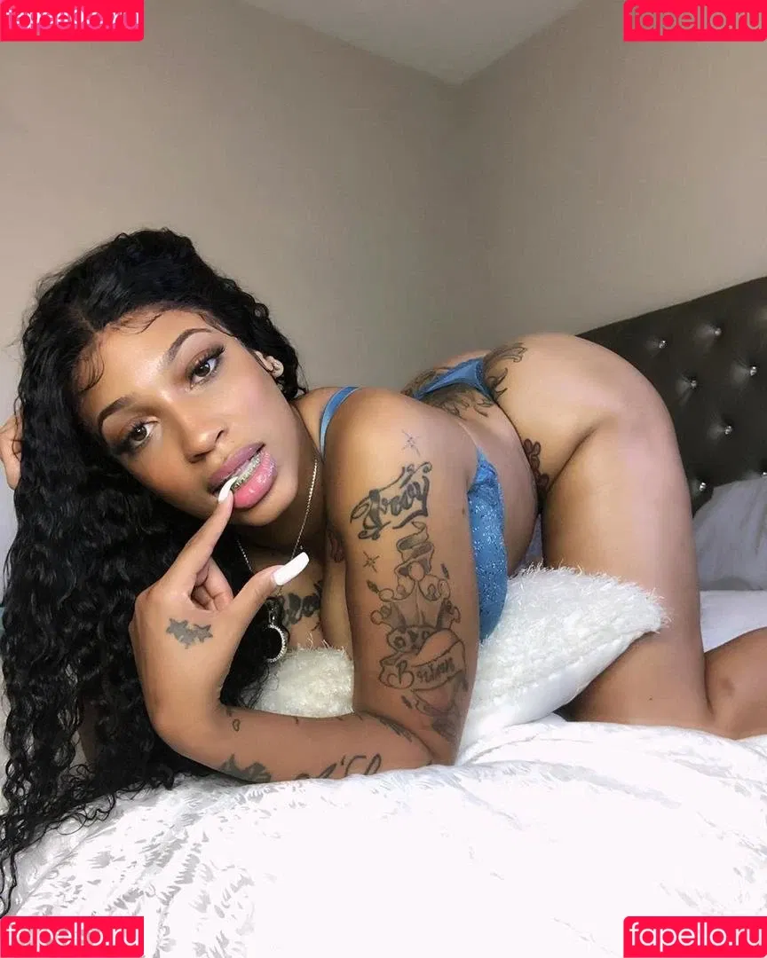 Shethickyyy Onlyfans Photo Gallery 