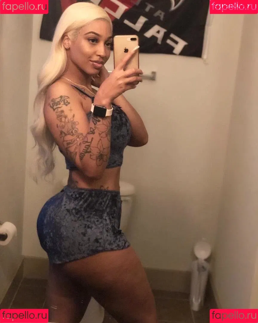 Shethickyyy Onlyfans Photo Gallery 