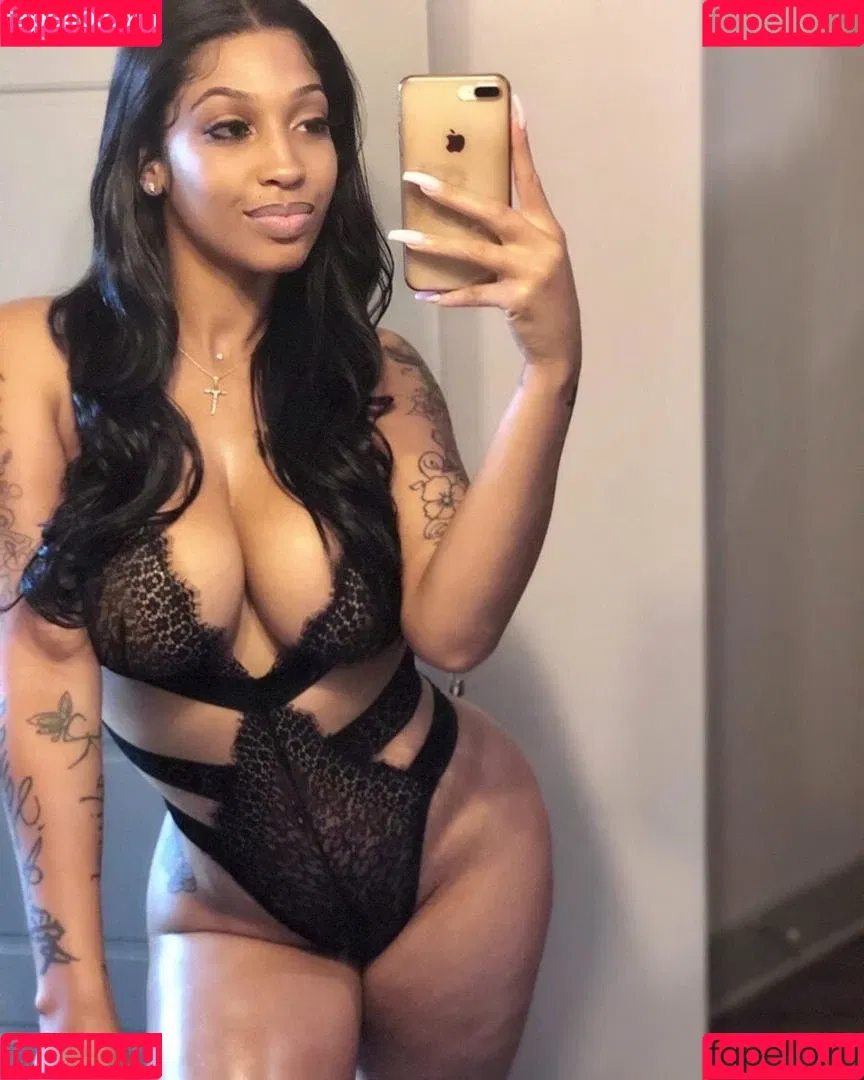 Shethickyyy Onlyfans Photo Gallery 
