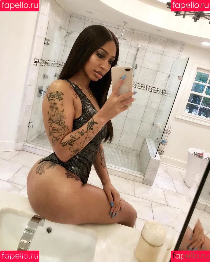 Shethickyyy Onlyfans Photo Gallery 