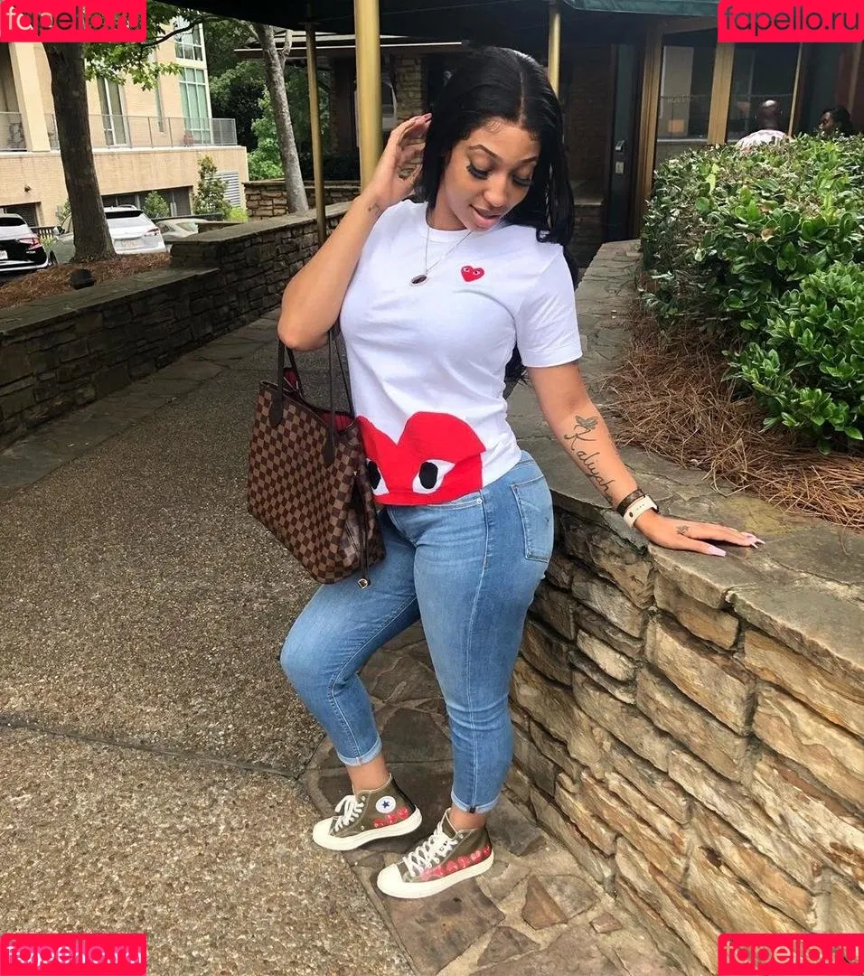 Shethickyyy Onlyfans Photo Gallery 