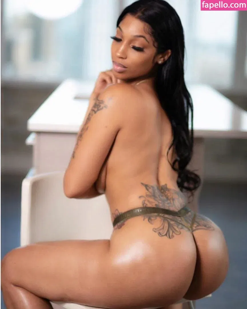 Shethickyyy Onlyfans Photo Gallery 