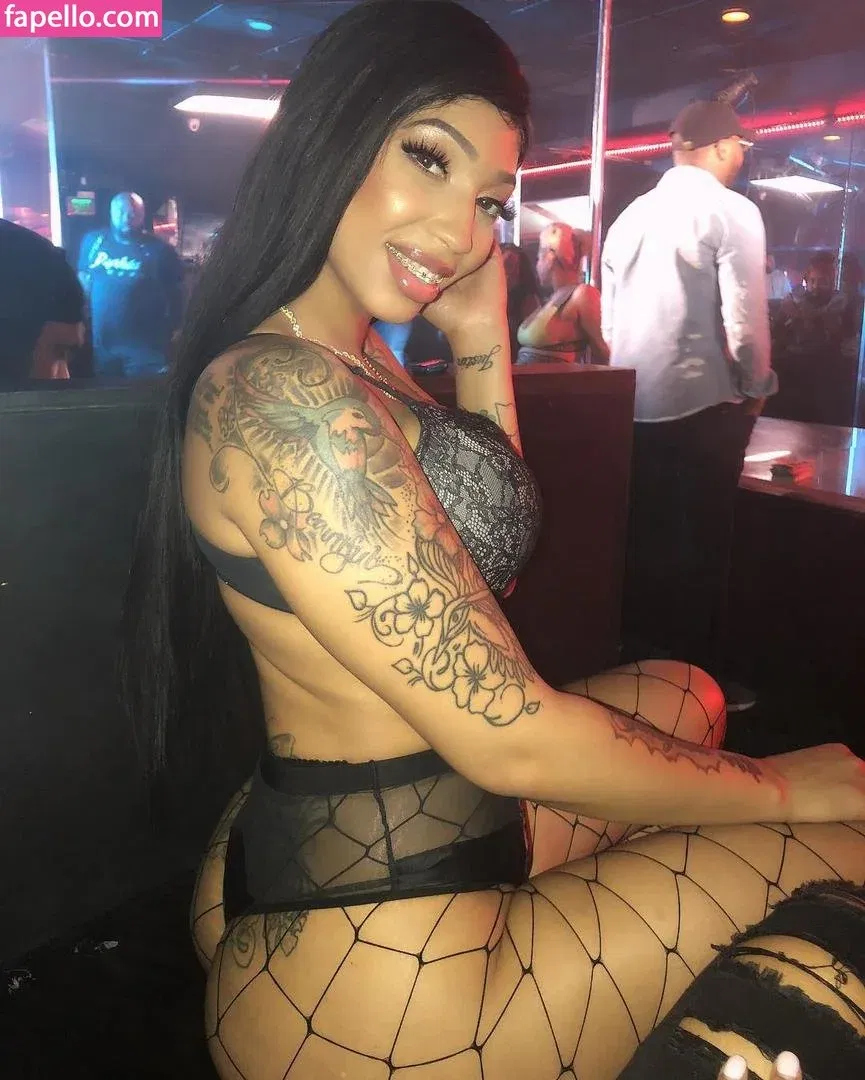 Shethickyyy Onlyfans Photo Gallery 