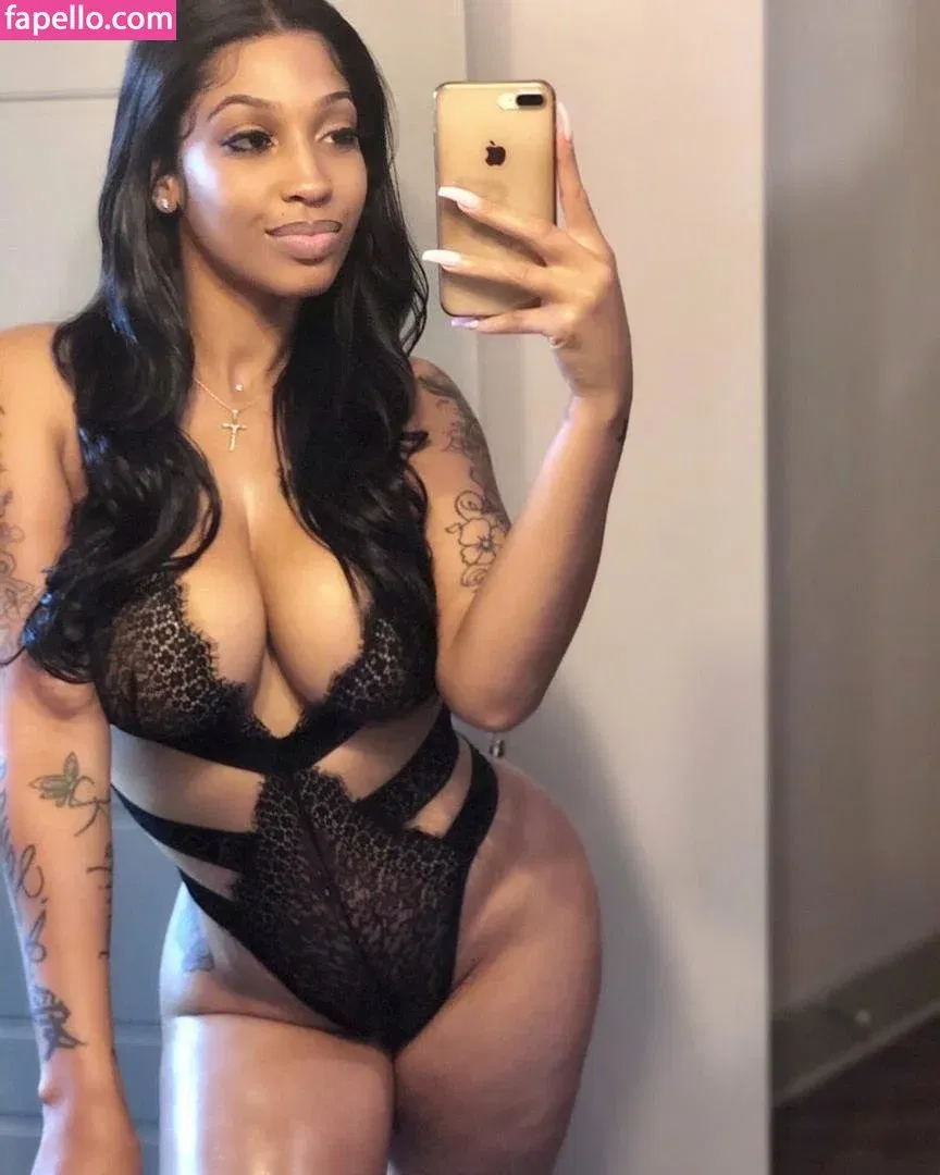 Shethickyyy Onlyfans Photo Gallery 