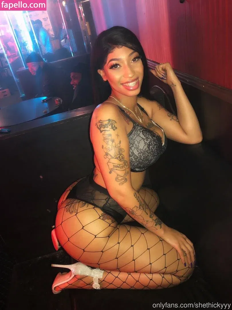 Shethickyyy Onlyfans Photo Gallery 
