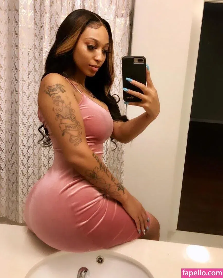 Shethickyyy Onlyfans Photo Gallery 