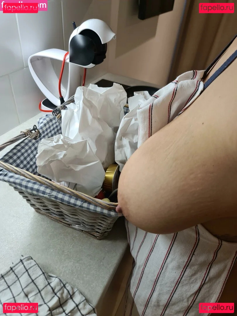 Nurse Amber Onlyfans Photo Gallery 