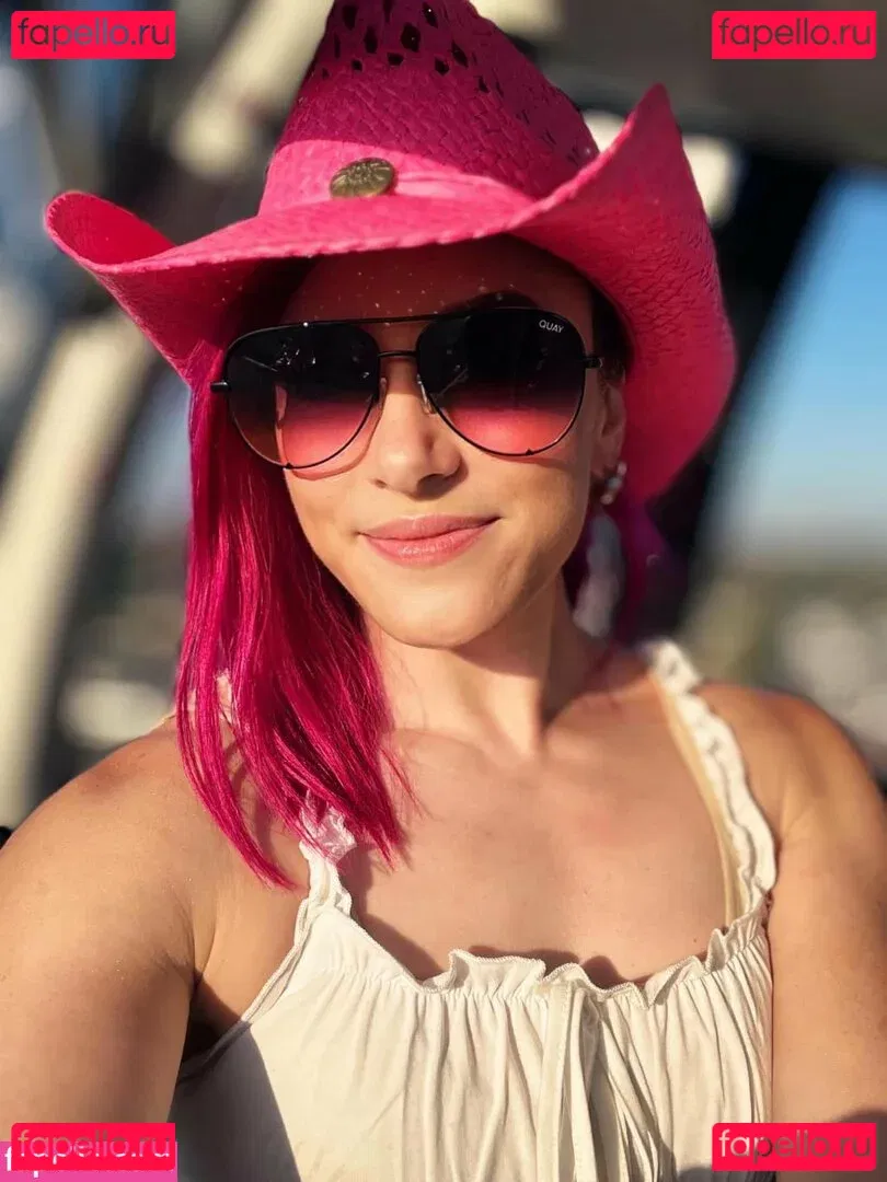 Claire Max Onlyfans Photo Gallery 