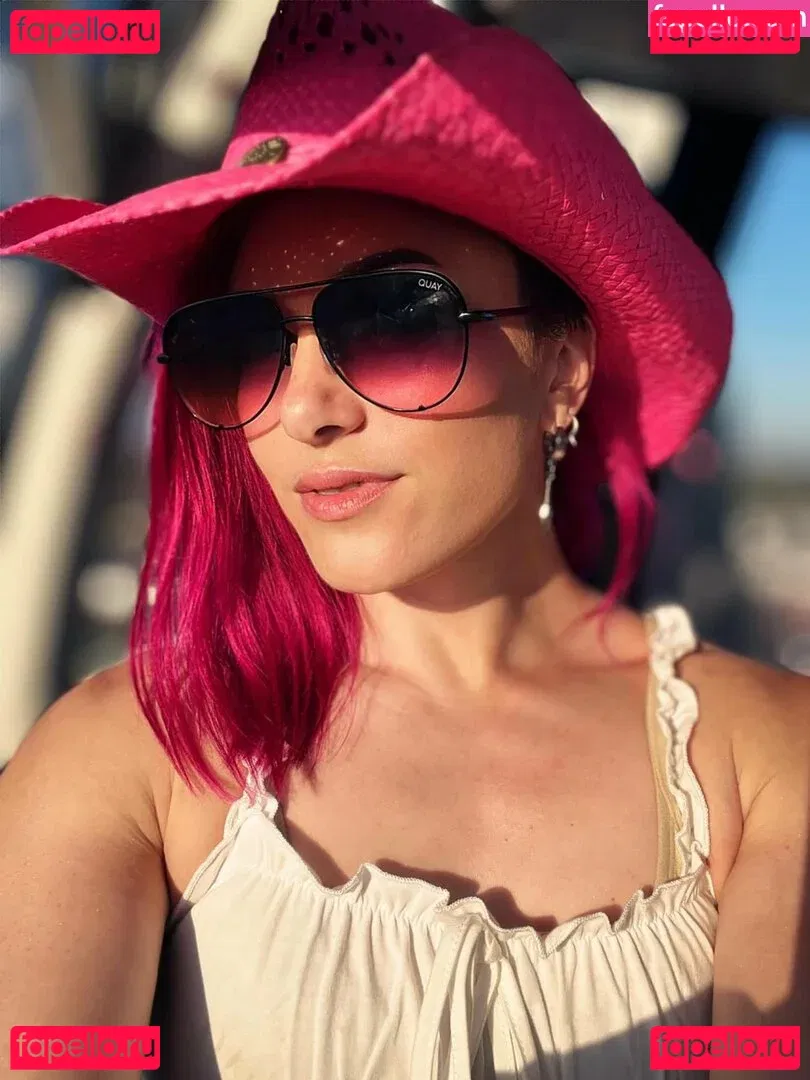 Claire Max Onlyfans Photo Gallery 