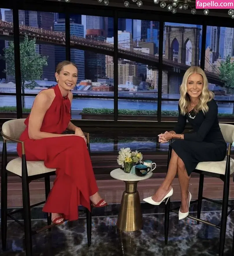 Joanne Froggatt Onlyfans Photo Gallery 