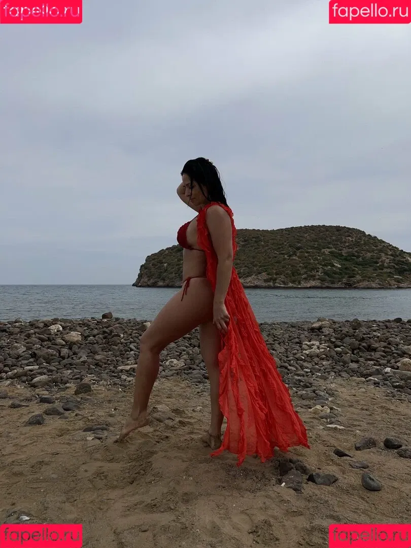 silvanavargas.81 Onlyfans Photo Gallery 