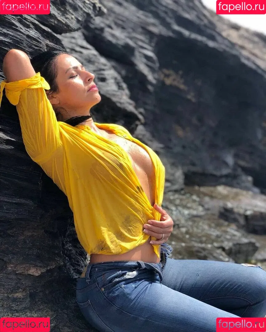 silvanavargas.81 Onlyfans Photo Gallery 