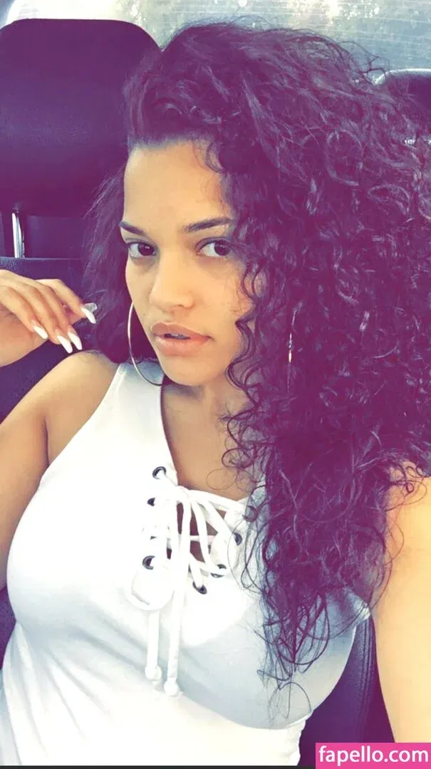 Raynefaliciteexo Onlyfans Photo Gallery 