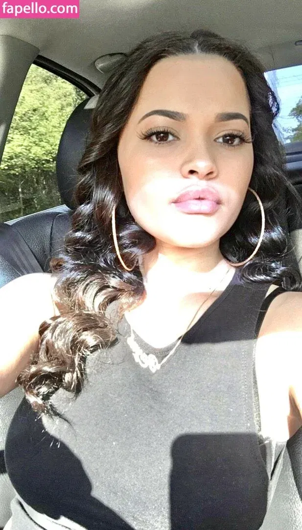 Raynefaliciteexo Onlyfans Photo Gallery 