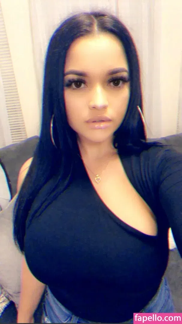 Raynefaliciteexo Onlyfans Photo Gallery 