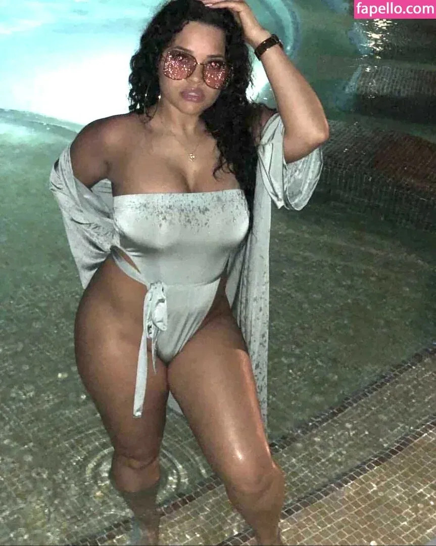 Raynefaliciteexo Onlyfans Photo Gallery 