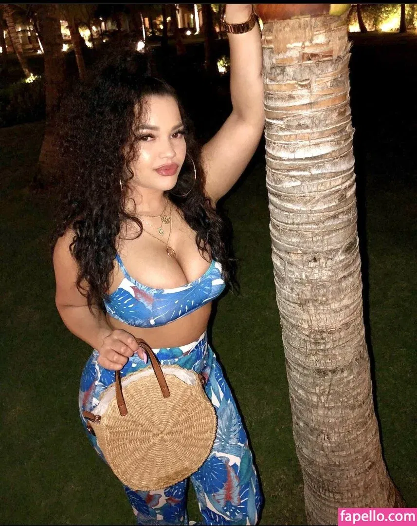 Raynefaliciteexo Onlyfans Photo Gallery 