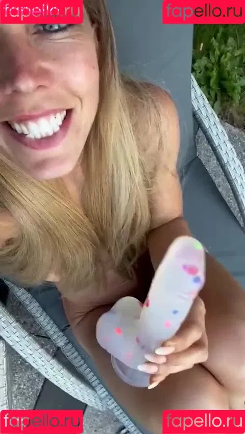 Linda Krieger Mock Onlyfans Photo Gallery 