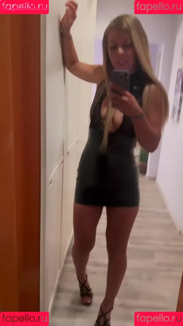 Linda Krieger Mock Onlyfans Photo Gallery 
