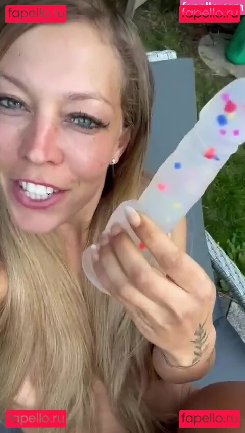 Linda Krieger Mock Onlyfans Photo Gallery 