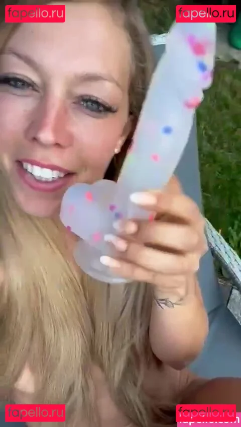 Linda Krieger Mock Onlyfans Photo Gallery 