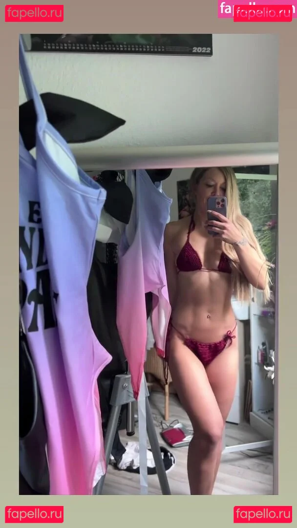 Linda Krieger Mock Onlyfans Photo Gallery 