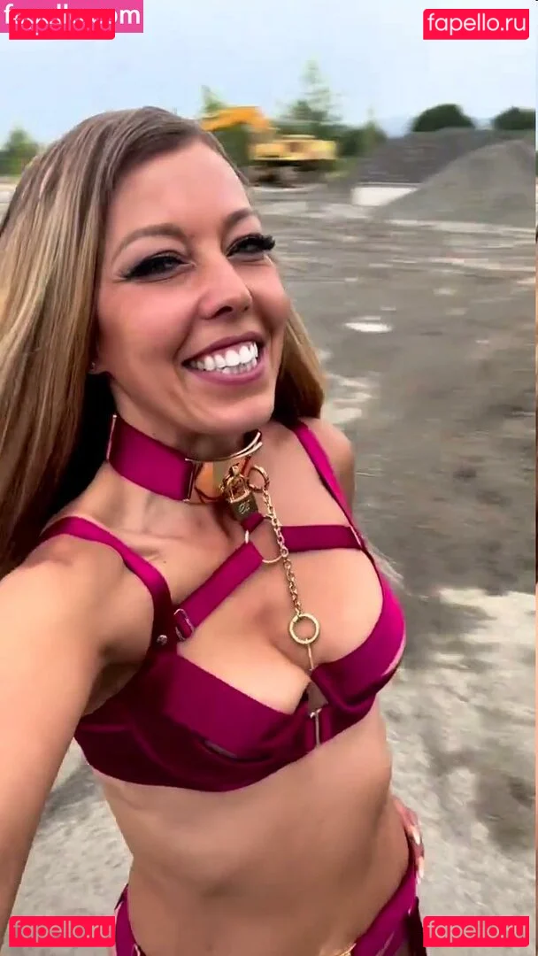 Linda Krieger Mock Onlyfans Photo Gallery 