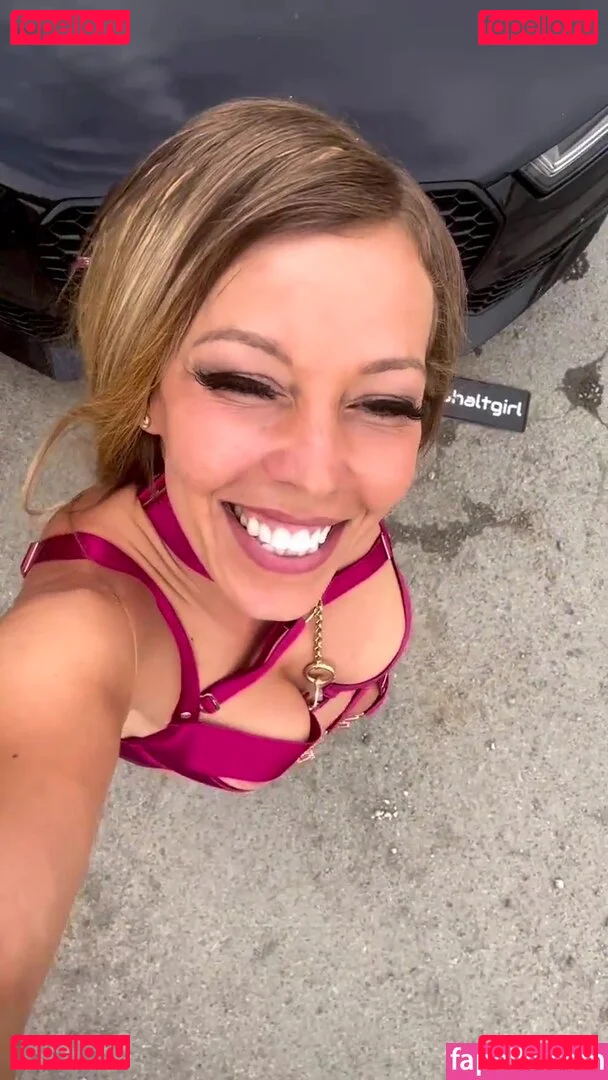 Linda Krieger Mock Onlyfans Photo Gallery 