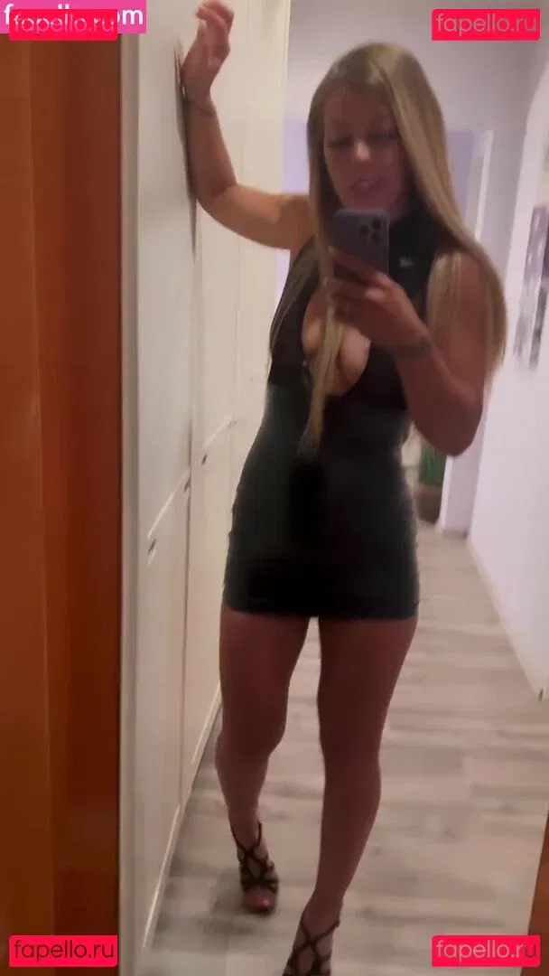 Linda Krieger Mock Onlyfans Photo Gallery 