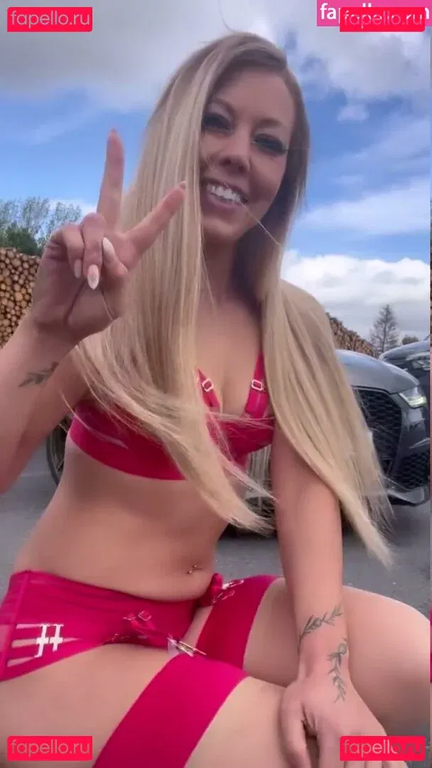 Linda Krieger Mock Onlyfans Photo Gallery 