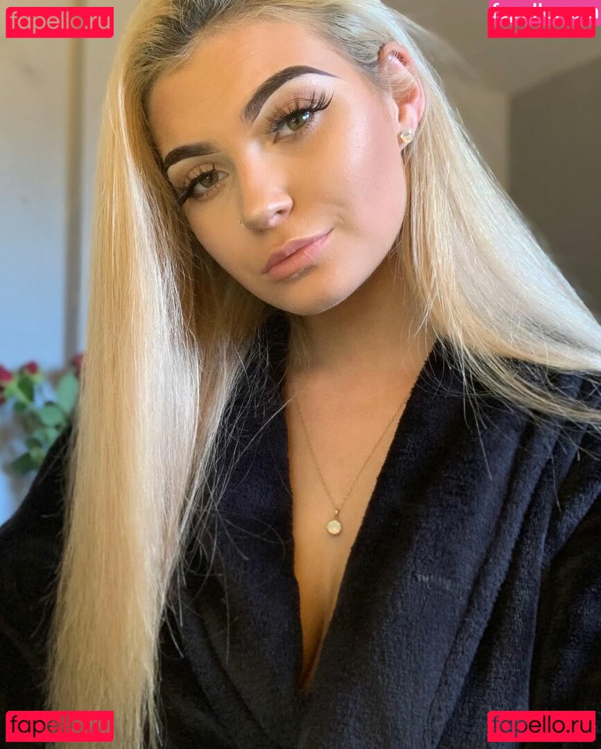 Sscarletthughes Nude Onlyfans Photo 38