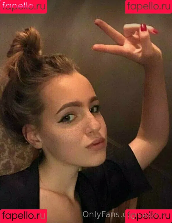 issaa0 Onlyfans Photo Gallery 
