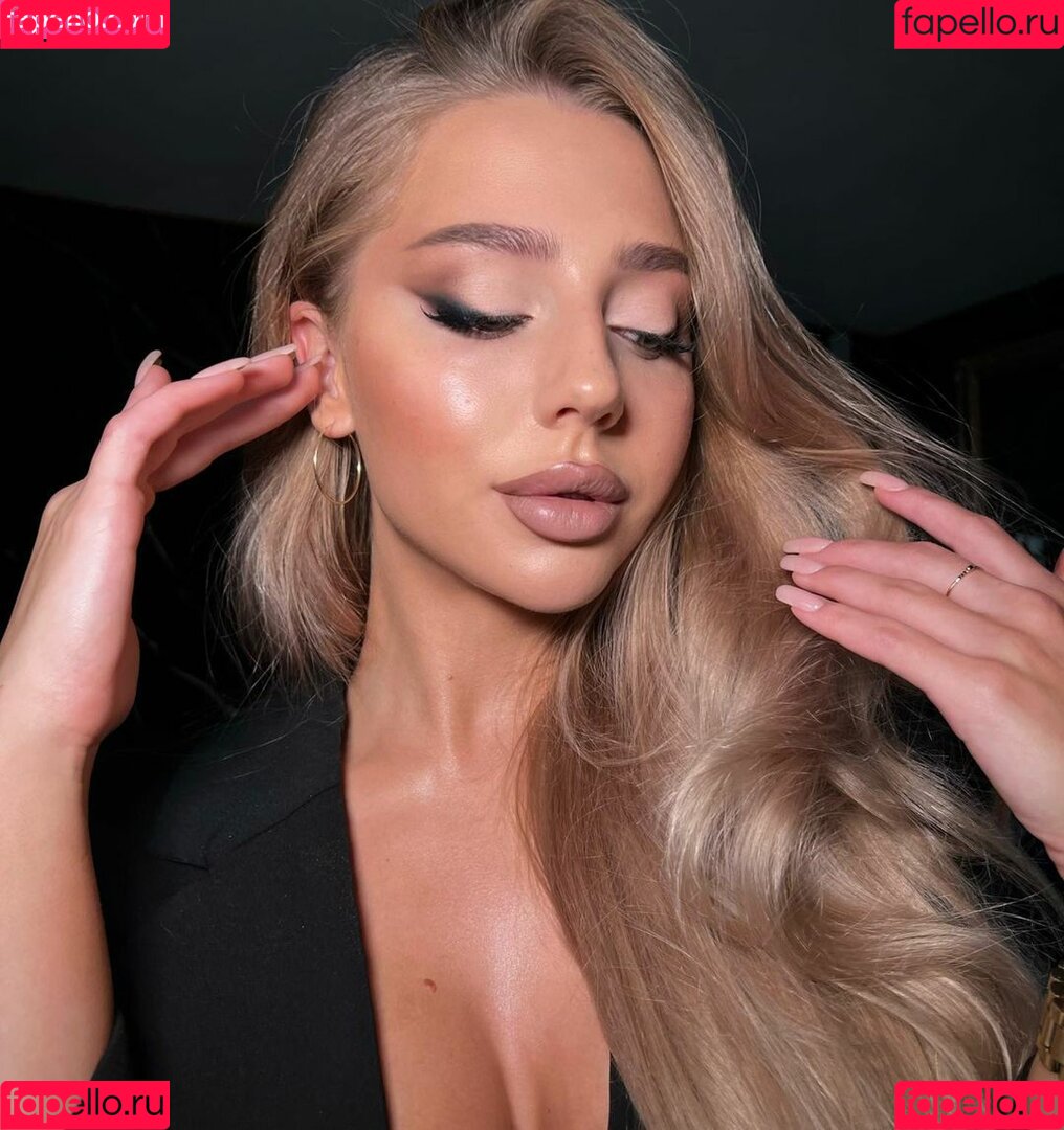 Anya Hryshchenko Onlyfans Photo Gallery 