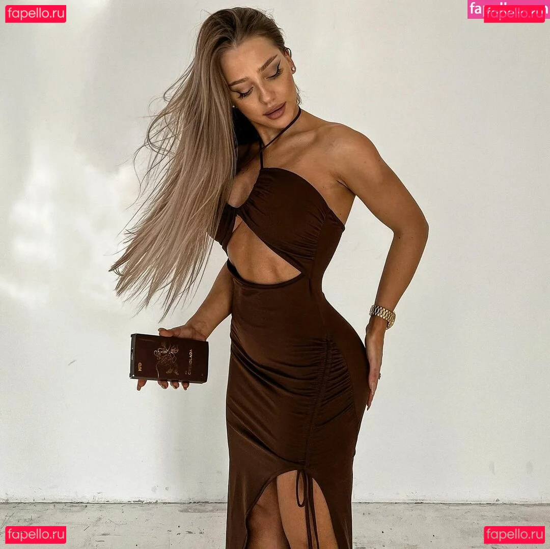 Anya Hryshchenko Onlyfans Photo Gallery 