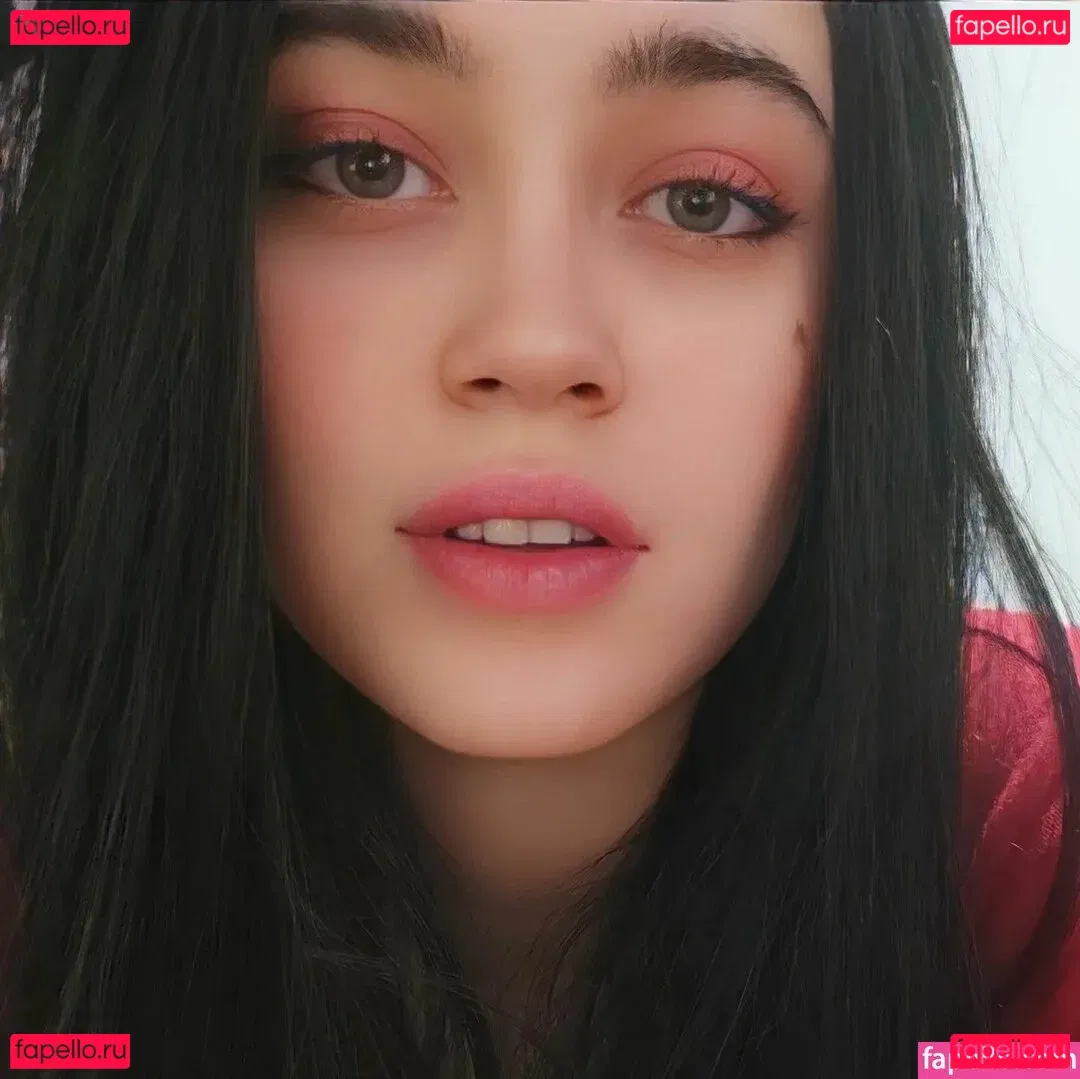 Nensi_Mur Onlyfans Photo Gallery 