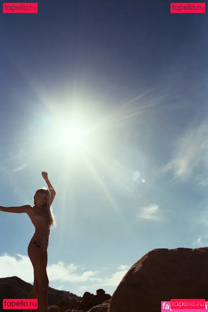 Abbey Lee Kershaw Onlyfans Photo Gallery 