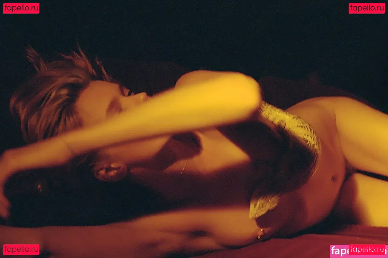 Abbey Lee Kershaw Onlyfans Photo Gallery 