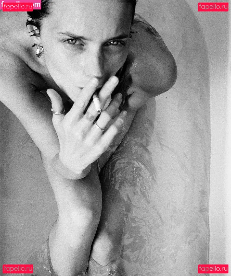 Abbey Lee Kershaw Onlyfans Photo Gallery 