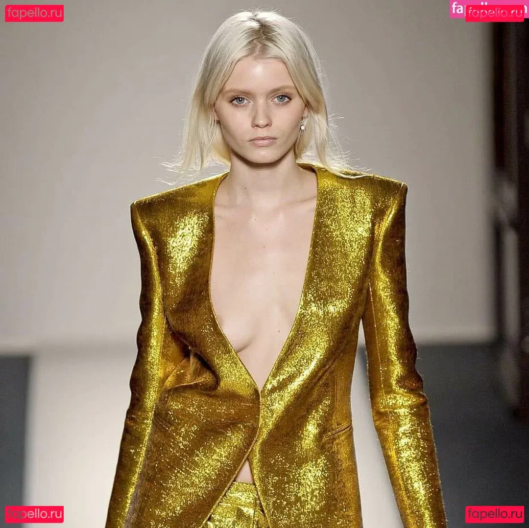 Abbey Lee Kershaw Onlyfans Photo Gallery 