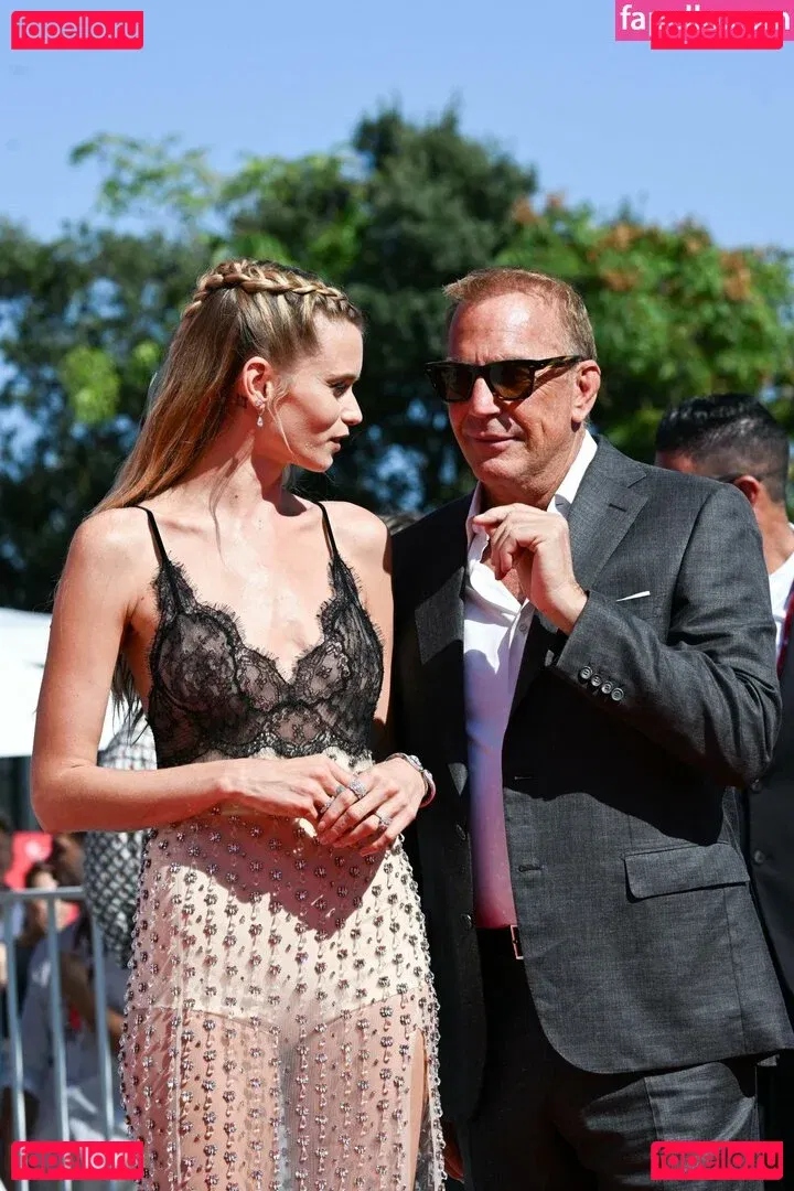 Abbey Lee Kershaw Onlyfans Photo Gallery 