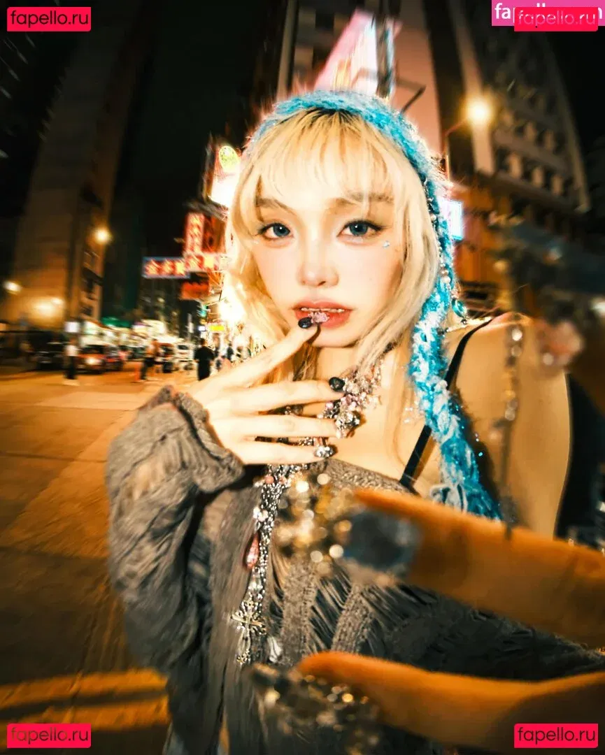 Queenie Lam Onlyfans Photo Gallery 